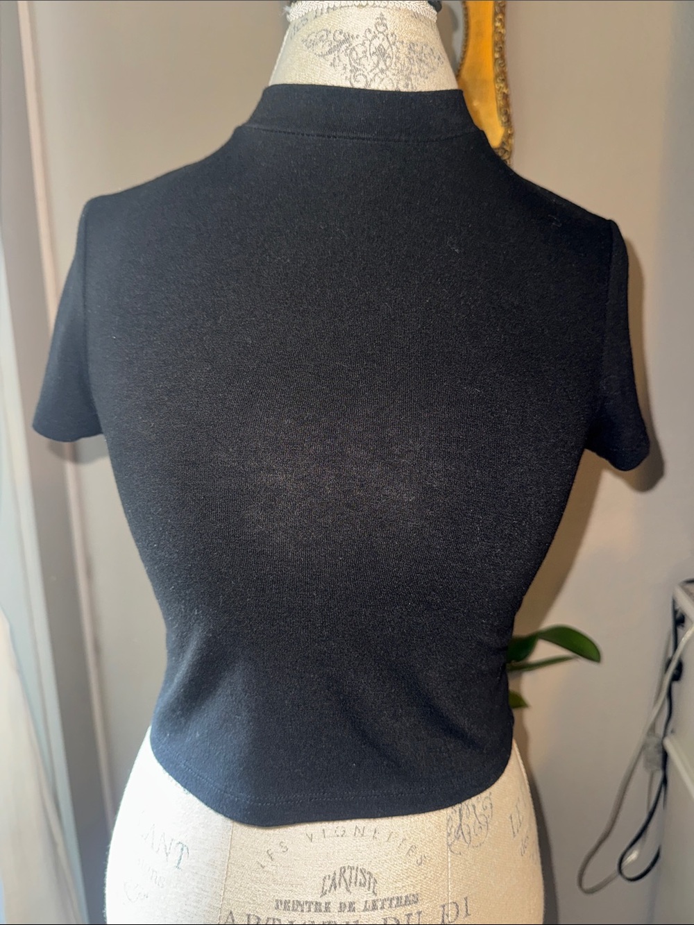 Leith Black Short-Sleeve Cropped Mock Neck Top Women’s XS